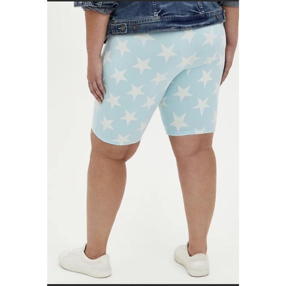 NWT Torrid 1X Stars Bike Shorts Baby Blue (14-16) Plus - Picture 2 of 3